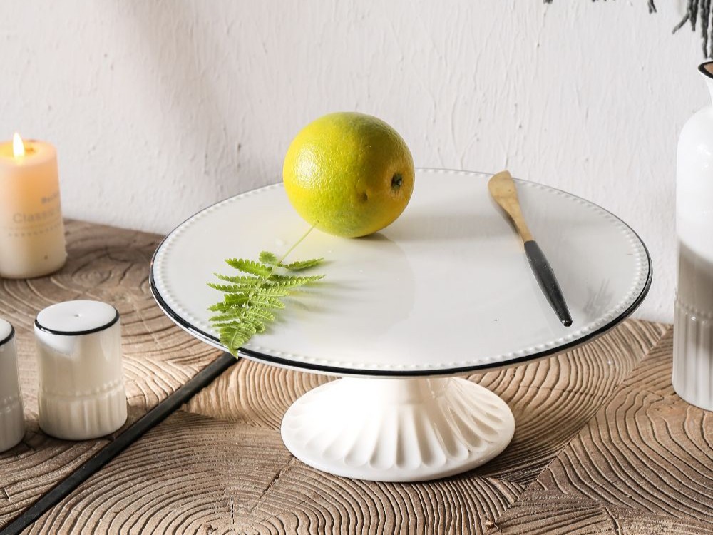 patera porcelanowa w stylu rustykalnym